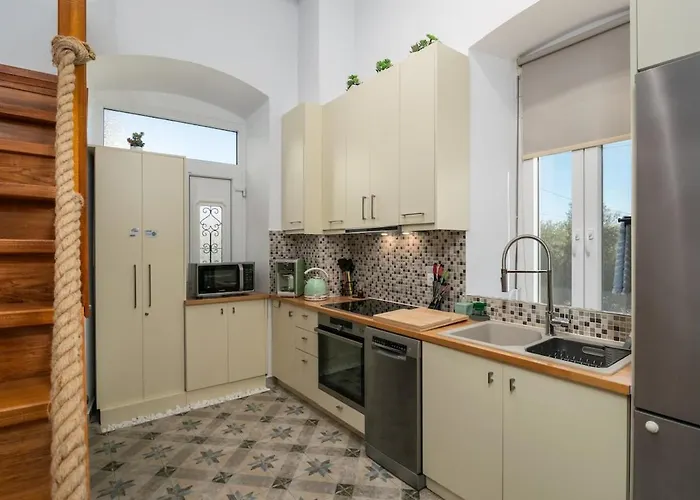 Aragma Ferienhaus Adamantas (Milos)