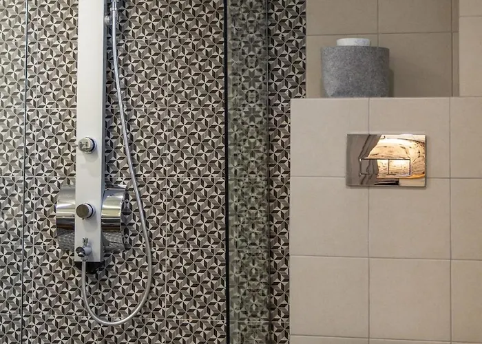 Aragma Adamantas (Milos)