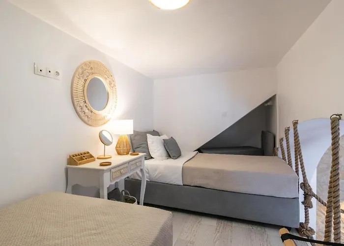 Aragma Adamantas (Milos)