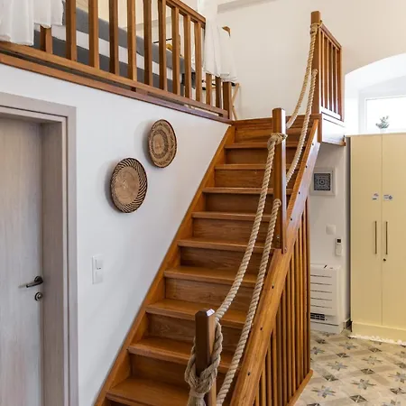 Aragma Adamantas (Milos)