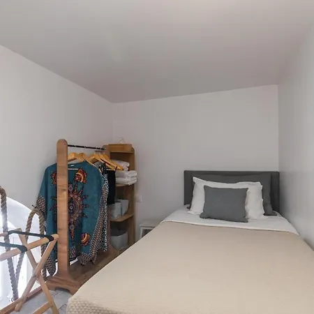 Aragma Adamantas (Milos)