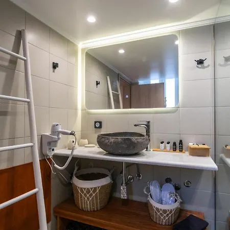 Aragma * Adamantas (Milos)