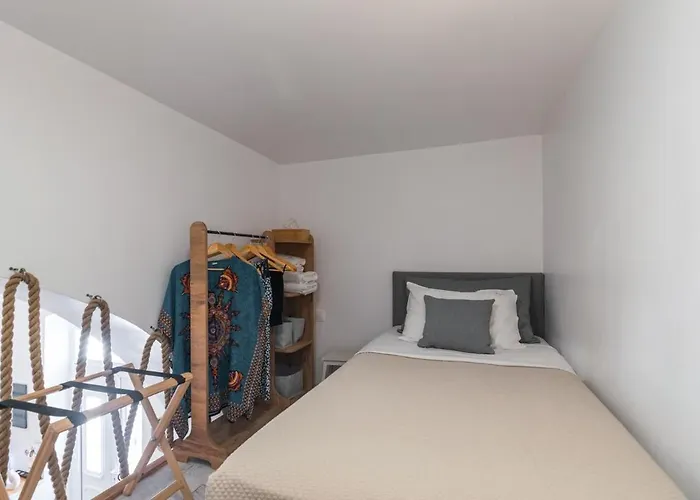 Aragma Adamantas (Milos)