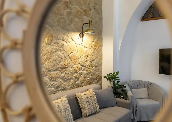 Aragma Casa vacanze Adamantas (Milos)